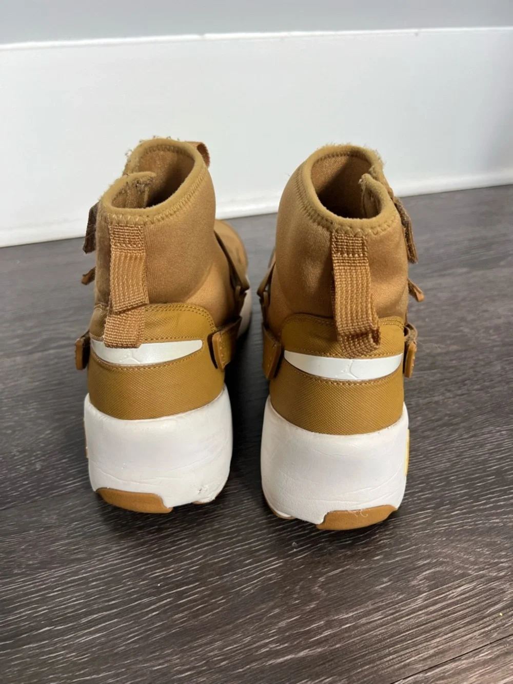 Air Jordan Trunner LX High in “Golden Harvest”